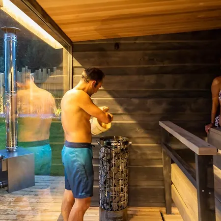 מלון דירות Nira Mountain Futura