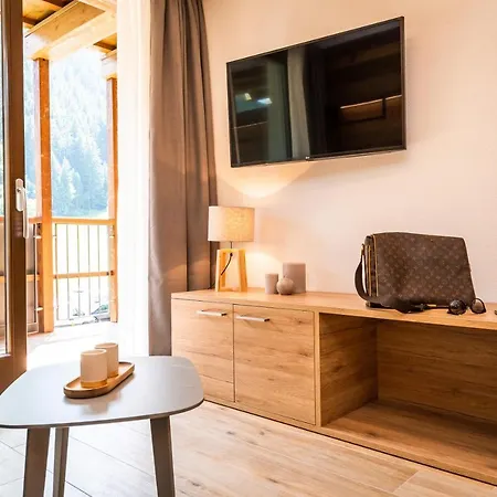 Nira Mountain Futura Aparthotel Pradelle